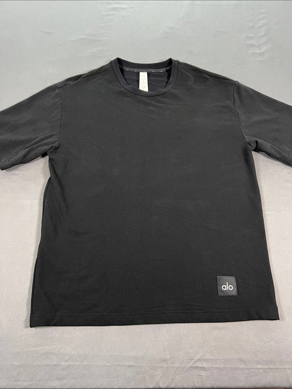 ALO Yoga Men’s Black Minimal Crew Tee